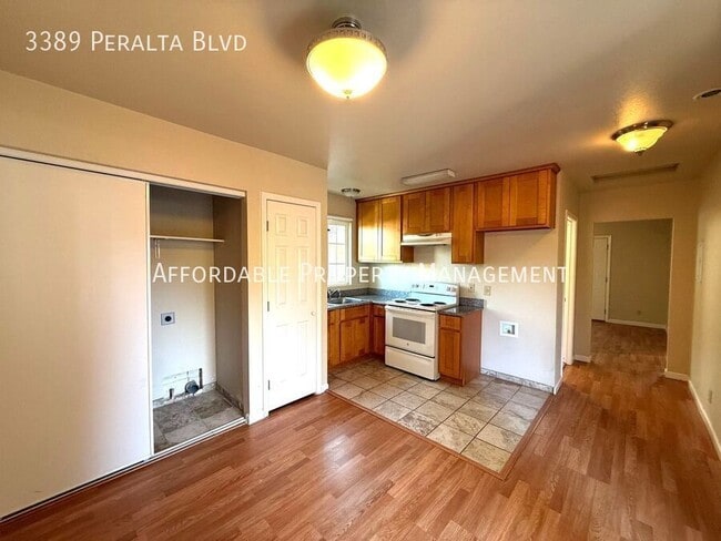 Building Photo - 3389 Peralta Blvd