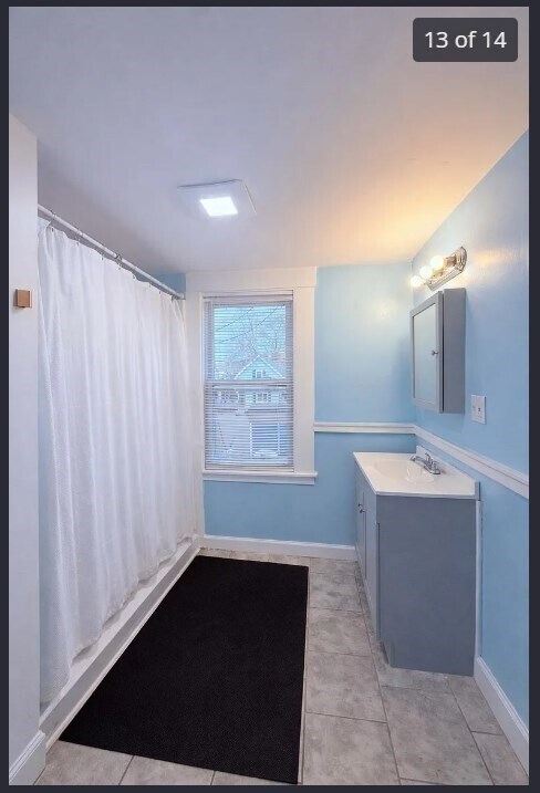 Building Photo - 405 Lakeview Ave