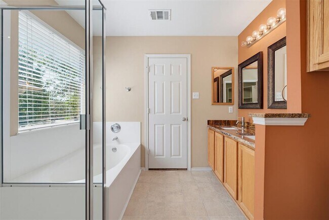 Building Photo - 2110 Keepsake Dr
