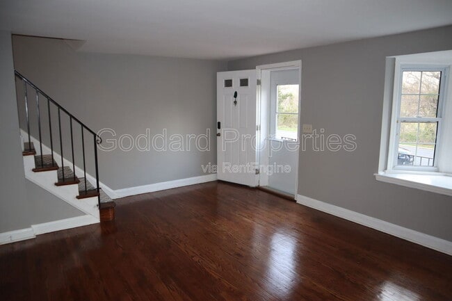 Building Photo - 5916 Northwood Dr