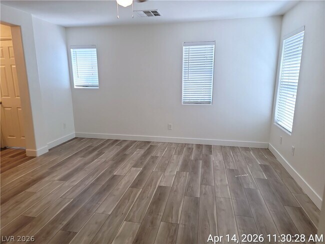 Building Photo - 661 Monument Point St