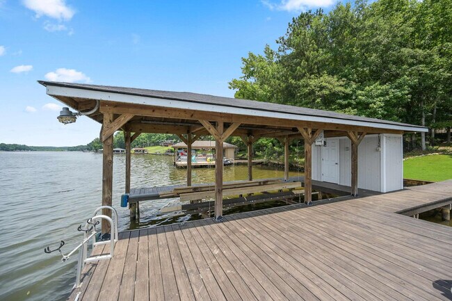 Building Photo - 138B Little River Run N