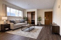 Building Photo - 320 6th St S