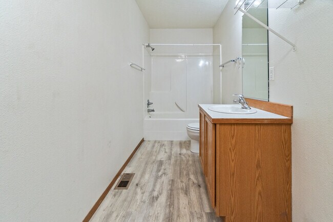 Building Photo - 2814 N 14th Pl