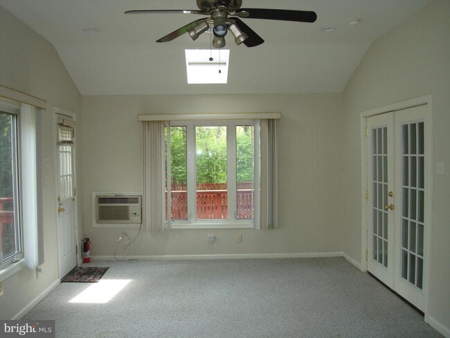Building Photo - 5 Edgewold Ln