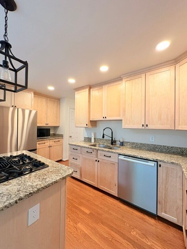 Building Photo - 18514 Gingerbread Ln