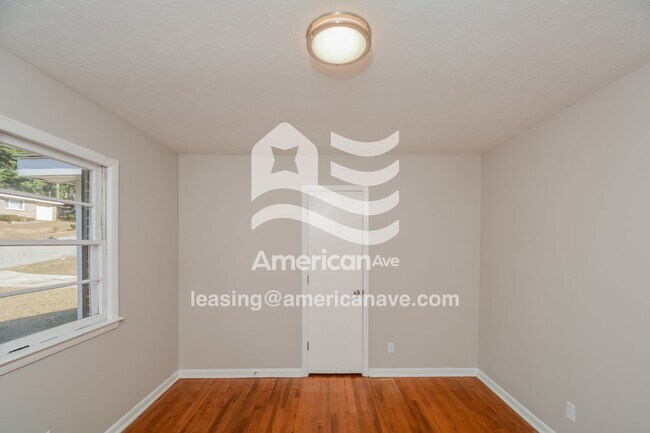Building Photo - 3237 Barksdale Rd