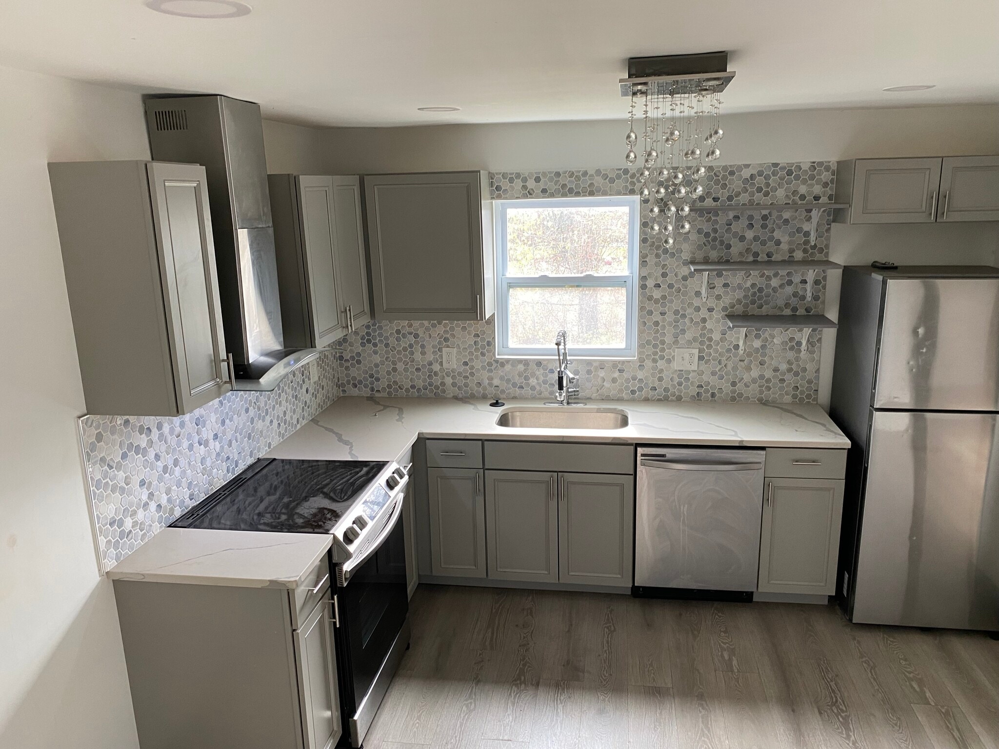 Building Photo - 1275 E Kossuth St