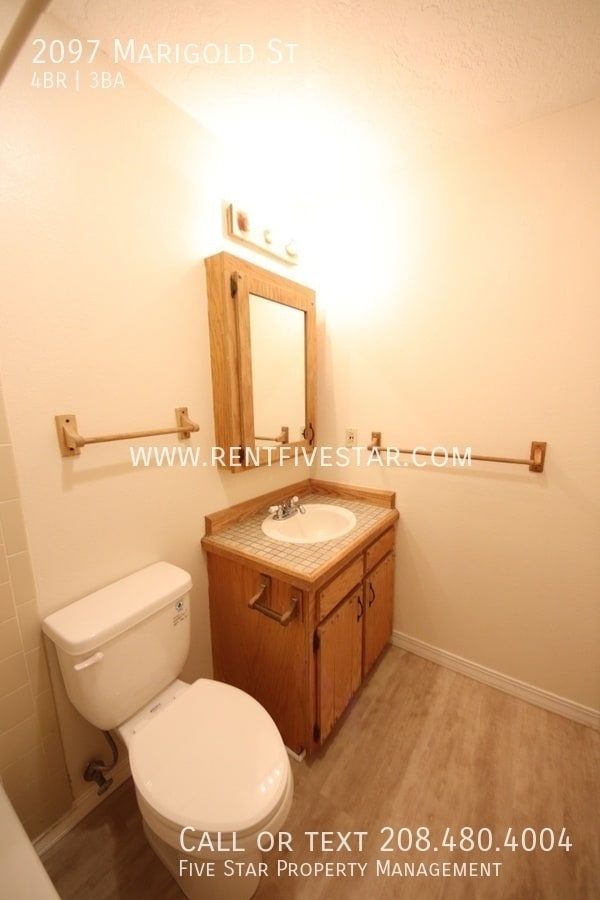 Building Photo - 2097 Marigold St