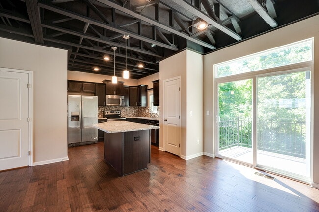 Building Photo - 9581 Tahoe Dr