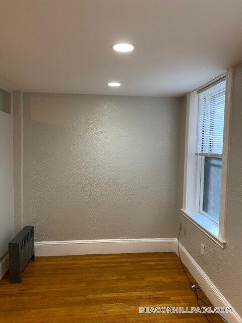 Building Photo - 72 Revere St