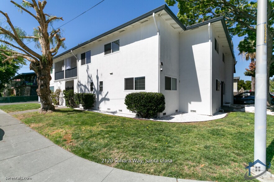 Building Photo - 2120 Sahara Way