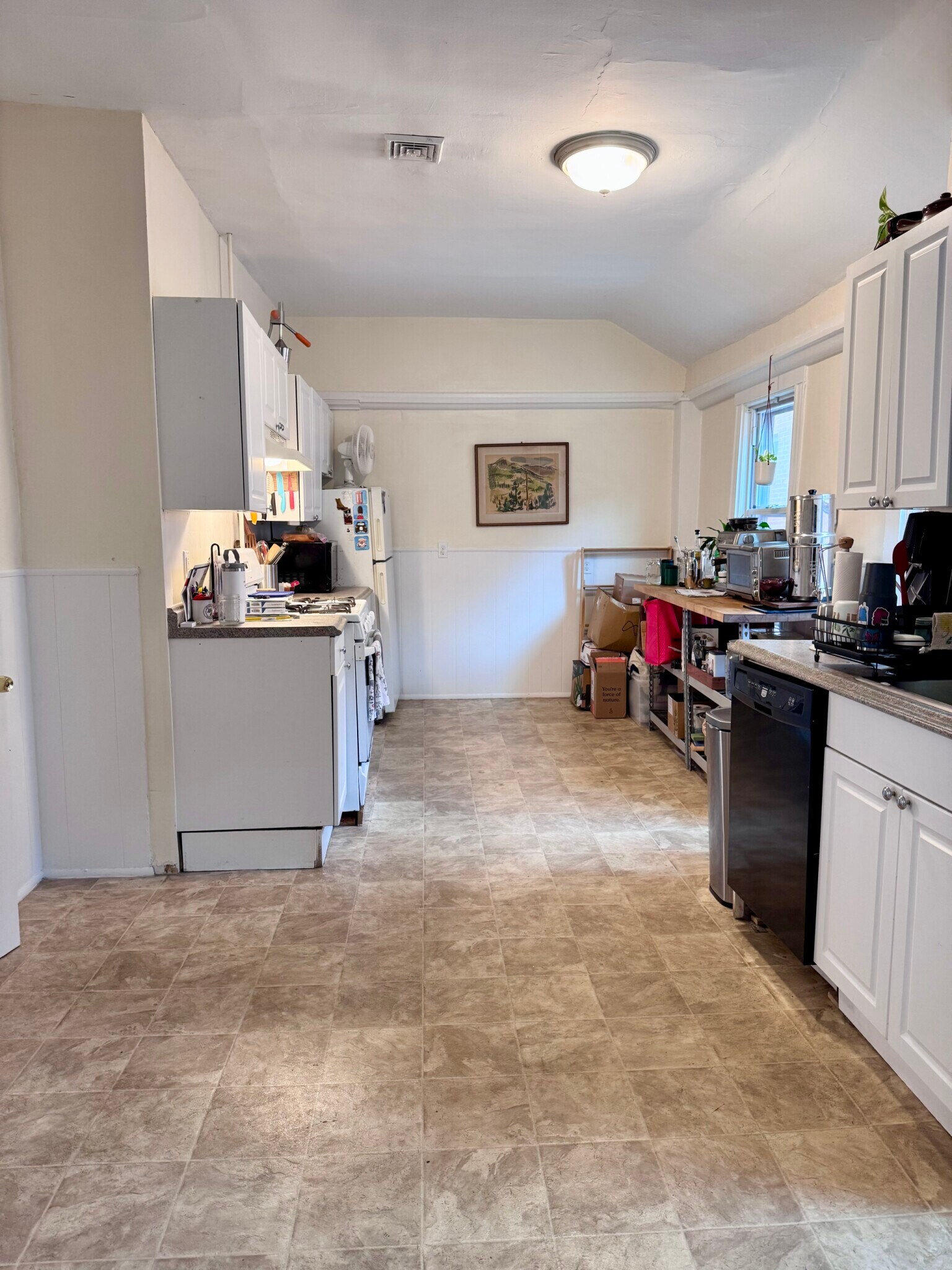 Building Photo - 122 Gore St