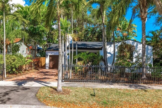 Building Photo - 751 NE 80th St