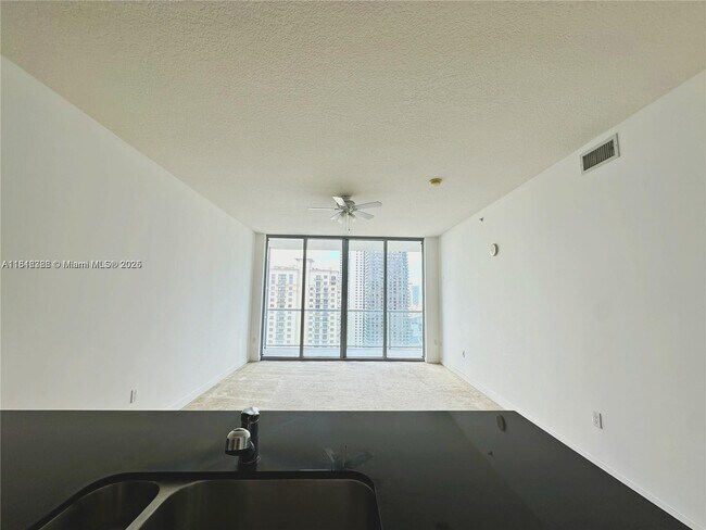 Building Photo - 1111 SW 1st Ave