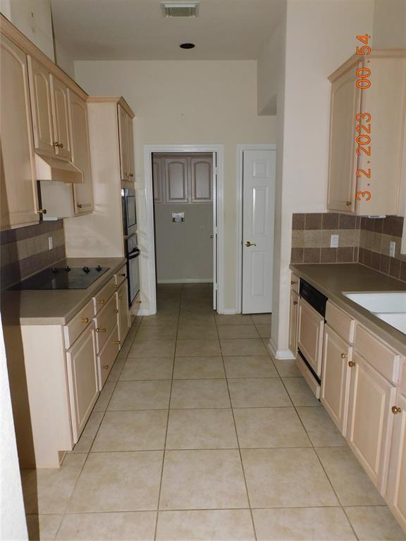 Building Photo - 4930 Julia Ct