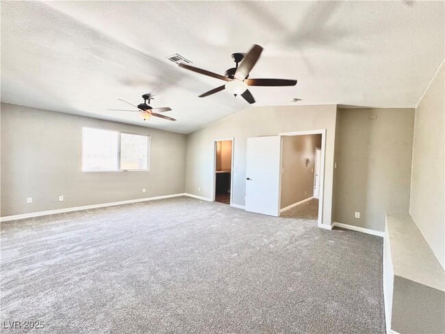 Building Photo - 5830 Deer Valley Dr