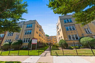 Building Photo - 5058.5 N Wolcott Ave