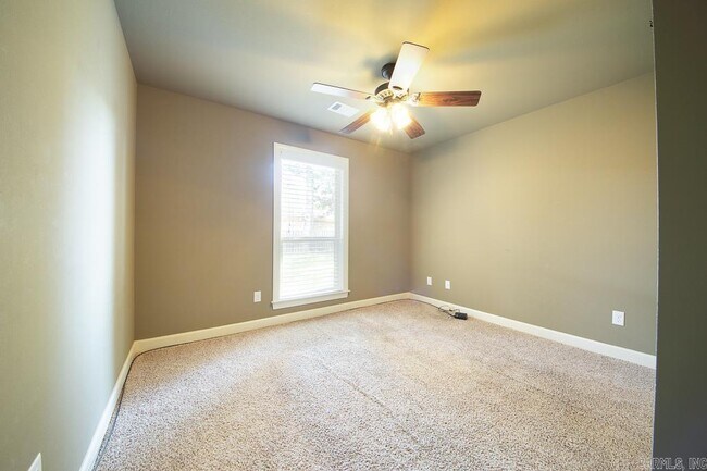 Building Photo - 19 Tradewinds Dr