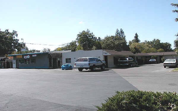 Building Photo - 5503-5505 Old Redwood Hwy