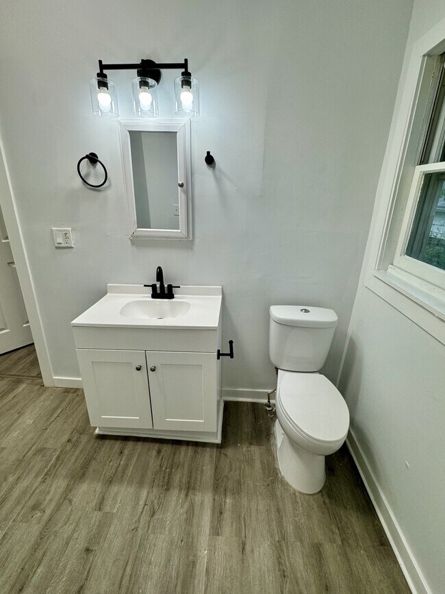 Building Photo - 1126 N Morrison St