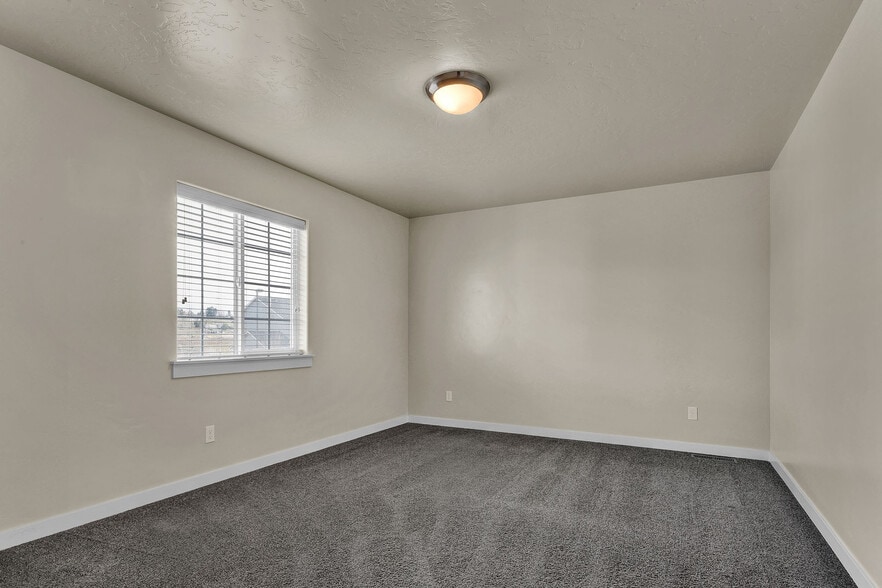 Building Photo - 1633 Placerville St