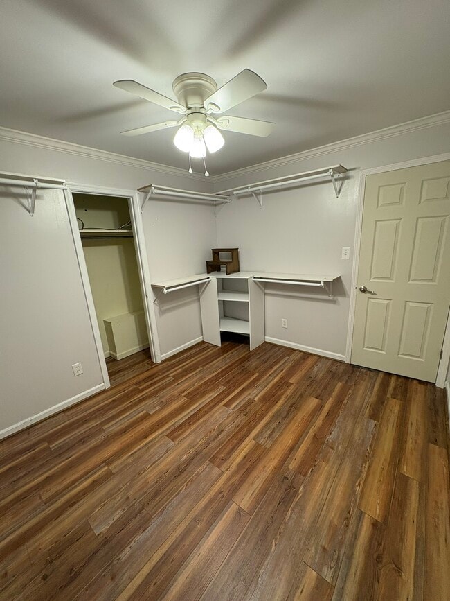 Building Photo - 901 James St