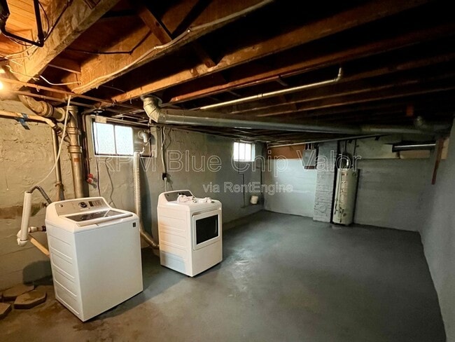 Building Photo - 2009 Linden Ave