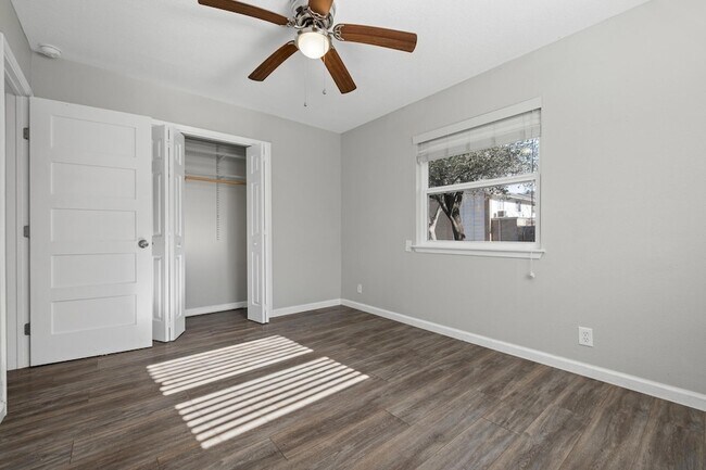 Building Photo - 3201 Mossrock Dr