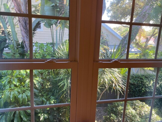 Building Photo - 800 Coquina Ln
