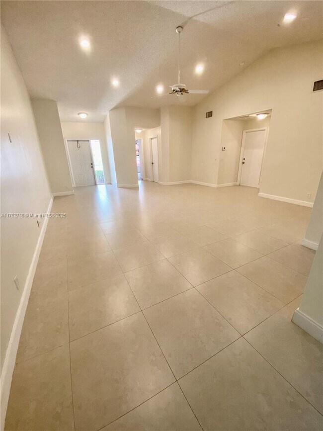 Building Photo - 9870 Watermill Cir