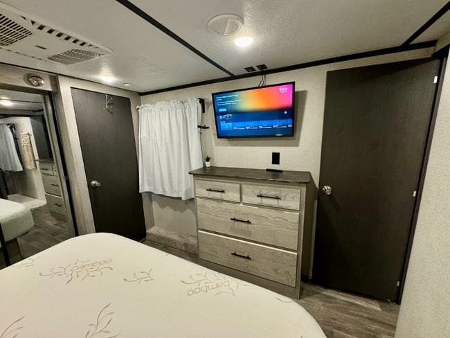 Building Photo - 1716 Sunbeam Lake Dr