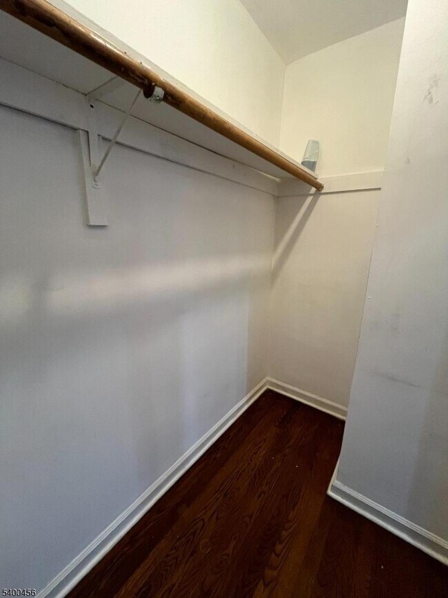 Building Photo - 565 Grove St