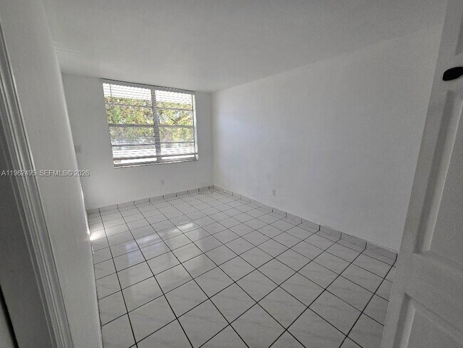 Building Photo - 631 Jefferson Ave