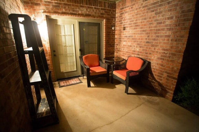 Building Photo - 3 Bed Home