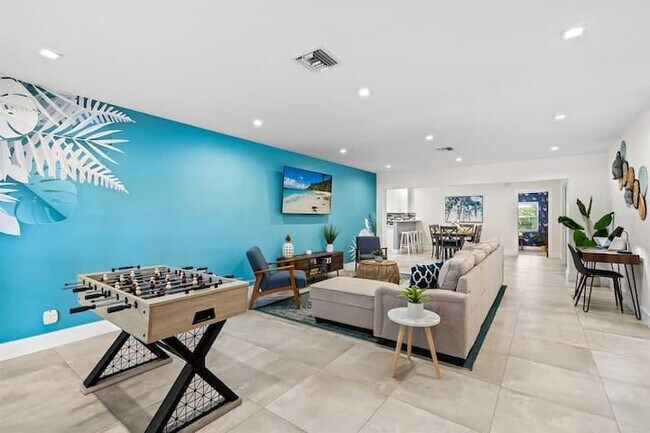 Building Photo - 1949 Windward Dr