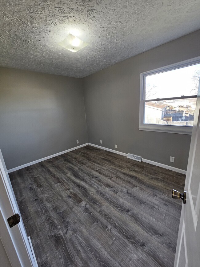 Building Photo - 13876 V St