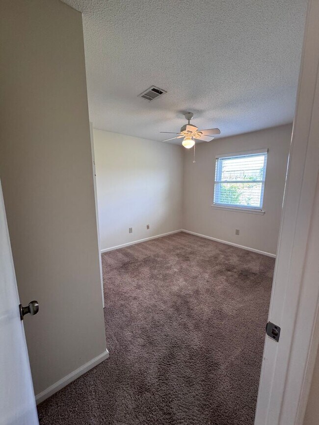 Building Photo - 1115 Briar Creek Rd