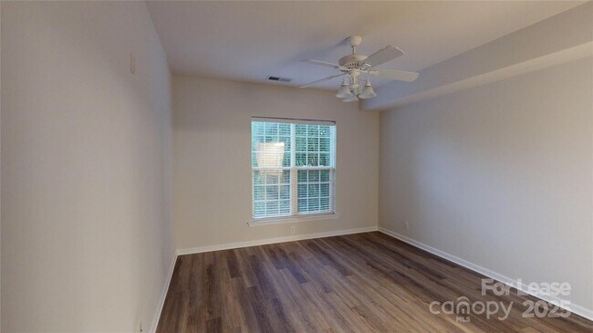 Building Photo - 14648 Via Sorrento Dr