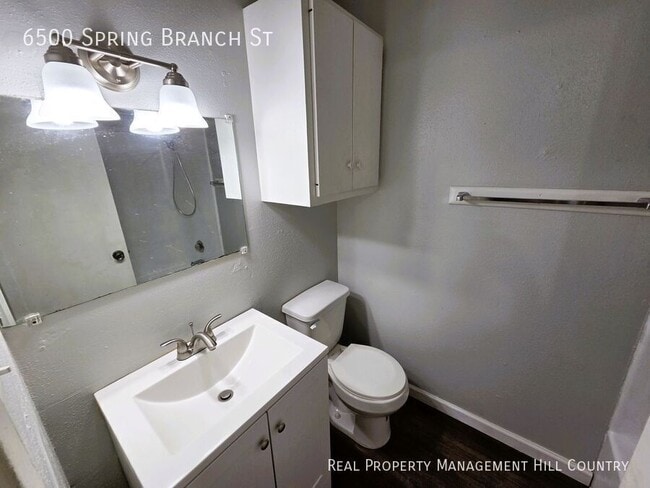 Building Photo - 6500 Spring Branch St