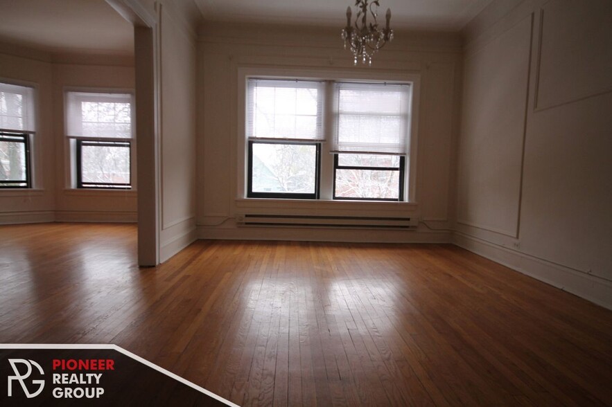Building Photo - 1025 Dempster St