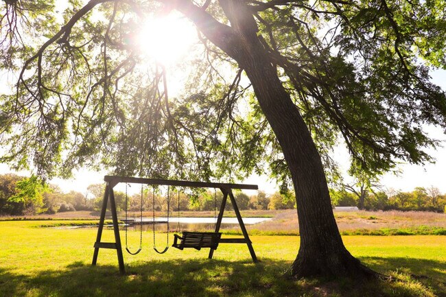 Building Photo - 8625 Grassbur Rd