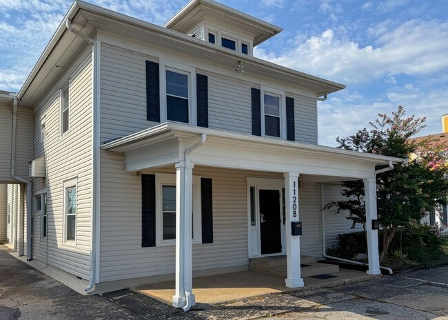 Building Photo - 1120NW