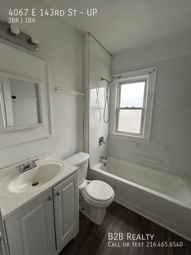 Building Photo - 4067 E 143rd St