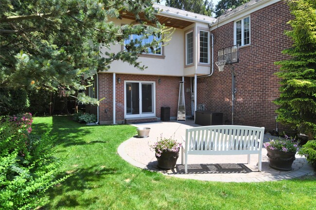 Building Photo - 69 Castle Ridge Rd