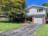 Building Photo - 2208 Jamaica Dr