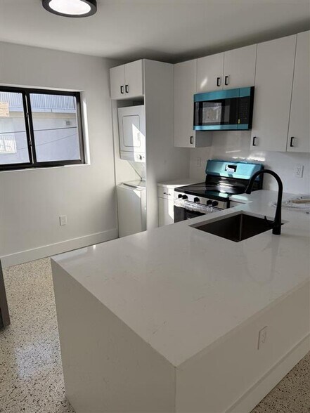 Interior Photo - 634 SW 2nd St