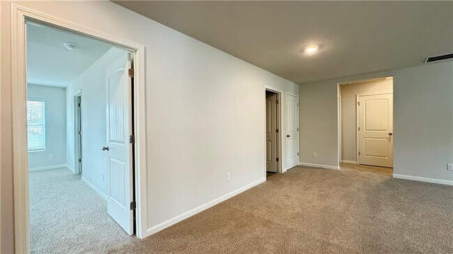 Building Photo - 56 Thompson Ridge Ln