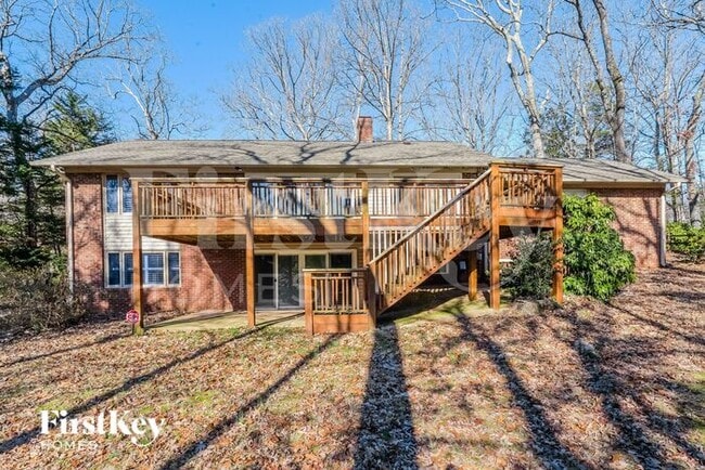 Building Photo - 1302 Westridge Rd