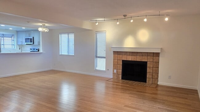 Building Photo - 6263 Joaquin Murieta Ave